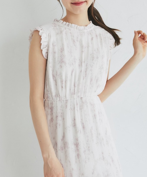 tocco closet(トッコ クローゼット)の「リボン&フリル付きプリーツシフォンフラワープリントワンピース(ワンピース・レディース・ブルー/ピンクベージュ・M)」の13枚目の写真