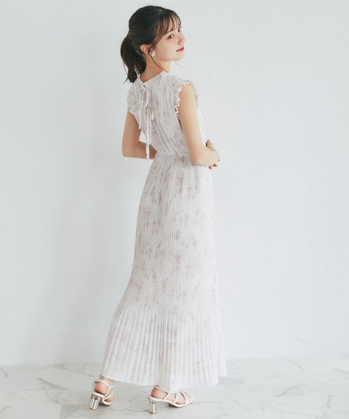 tocco closet(トッコ クローゼット)の「リボン&フリル付きプリーツシフォンフラワープリントワンピース(ワンピース・レディース・ブルー/ピンクベージュ・M)」の14枚目の写真