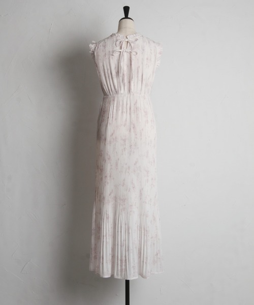tocco closet(トッコ クローゼット)の「リボン&フリル付きプリーツシフォンフラワープリントワンピース(ワンピース・レディース・ブルー/ピンクベージュ・M)」の18枚目の写真