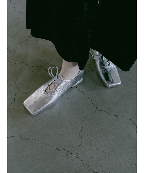 sahara（サハラ）の「Cracked Metallic Flat Shoes/クラックドメタリックフラットシューズ（パンプス・レディース・ブラック/その他/シルバー・SMALL/MEDIUM/LARGE）」の4枚目の写真