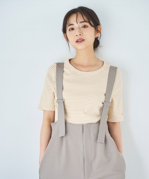 mil(ミル)の「袖ロゴ刺繍リブトップス【シンプル・着回し】(Tシャツ/カットソー・レディース・オートミール/サックスブルー/オフホワイト/チャコールグレー/ホワイト/ブラウン/グレイッシュベージュ/ブラック×ホワイト/ホワイト系その他/ホワイト×ブラック・XS/S)」の16枚目の写真