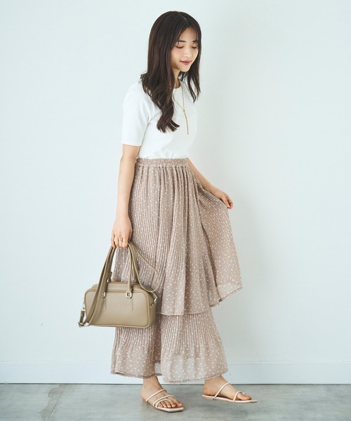 mil(ミル)の「袖ロゴ刺繍リブトップス【シンプル・着回し】(Tシャツ/カットソー・レディース・オートミール/サックスブルー/オフホワイト/チャコールグレー/ホワイト/ブラウン/グレイッシュベージュ/ブラック×ホワイト/ホワイト系その他/ホワイト×ブラック・XS/S)」の15枚目の写真