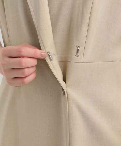 Andemiu(アンデミュウ)の「トレンチワンピースフレンチスリーブ142302(ワンピース・レディース・チャコールグレー/ベージュ/グリーン・FREE)」の16枚目の写真