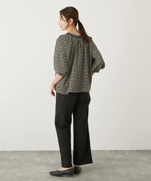 MELROSE claire(メルローズ クレール)の「【ベルベットテープ使いがポイントのフラワープリントブラウス】(シャツ/ブラウス・レディース・ブラウン/ブラック・FREE)」の22枚目の写真