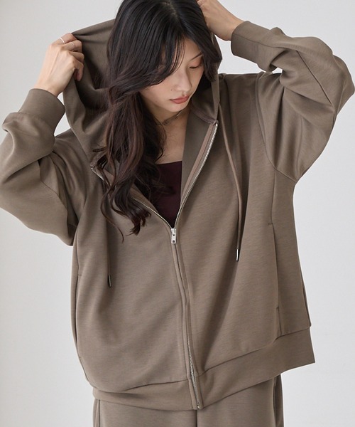 MONO-MART(モノマート)の「イージードライダンボールニットスウェットジップパーカー(パーカー・レディース・ダークネイビー/ダークグレー/ダークブラウン/ブラック/ライトグレー/グレイッシュベージュ/オフホワイト/モカ/ワイン系・L/M/S/XS)」の6枚目の写真