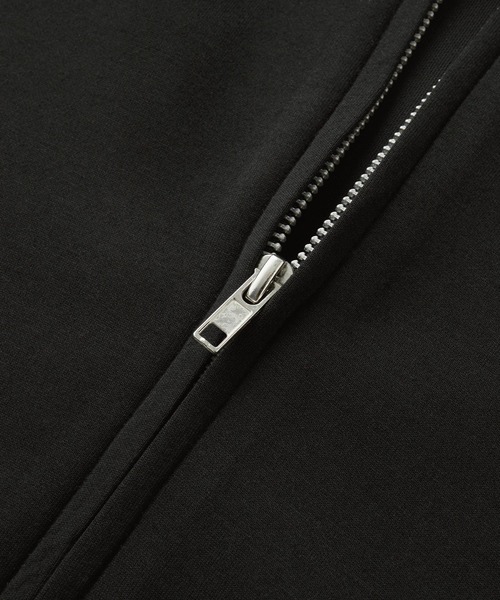 MONO-MART(モノマート)の「イージードライダンボールニットスウェットジップパーカー(パーカー・レディース・ダークネイビー/ダークグレー/ダークブラウン/ブラック/ライトグレー/グレイッシュベージュ/オフホワイト/モカ/ワイン系・L/M/S/XS)」の17枚目の写真