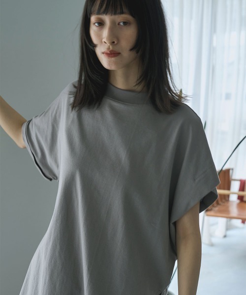 marjour（マージュール）の「ASYMMETRY SLEEVE TEE（Tシャツ/カットソー・レディース・グレー/ブラック・M）」の2枚目の写真