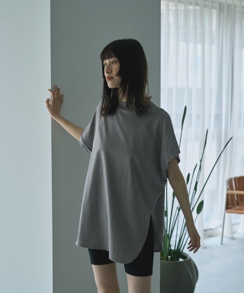marjour（マージュール）の「ASYMMETRY SLEEVE TEE（Tシャツ/カットソー・レディース・グレー/ブラック・M）」の3枚目の写真