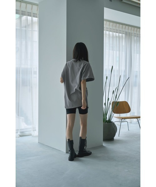 marjour（マージュール）の「ASYMMETRY SLEEVE TEE（Tシャツ/カットソー・レディース・グレー/ブラック・M）」の6枚目の写真