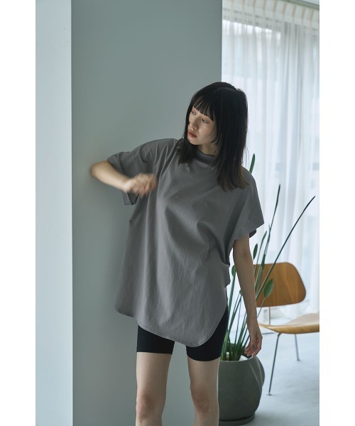 marjour（マージュール）の「ASYMMETRY SLEEVE TEE（Tシャツ/カットソー・レディース・グレー/ブラック・M）」の7枚目の写真