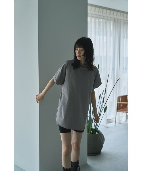 marjour（マージュール）の「ASYMMETRY SLEEVE TEE（Tシャツ/カットソー・レディース・グレー/ブラック・M）」の11枚目の写真