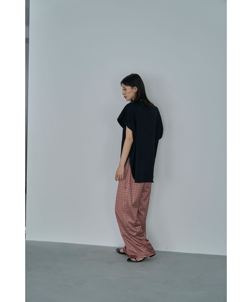 marjour（マージュール）の「ASYMMETRY SLEEVE TEE（Tシャツ/カットソー・レディース・グレー/ブラック・M）」の16枚目の写真