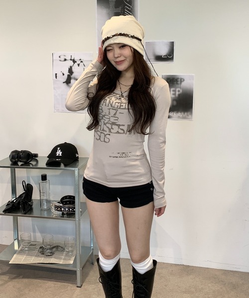 lilful（リルフル）の「【新色登場 ブラック/グレー 】【スタイルアップ効果！】ロゴプリント タイトフィット ロンT（Tシャツ/カットソー・レディース・ライトベージュ/グレー/ブラック・M/L）」の22枚目の写真