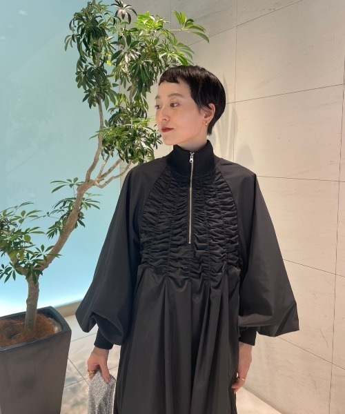 emmi（エミ）の「eco ギャザーディテールワンピース（ワンピース・レディース・アイボリー/ブラック・0/1）」の14枚目の写真