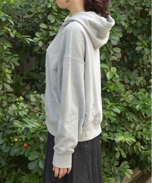 axes femme(アクシーズファム)の「ランダム刺繍フーディー(パーカー・レディース・杢グレー/ブラック/キナリ・FREE)」の4枚目の写真