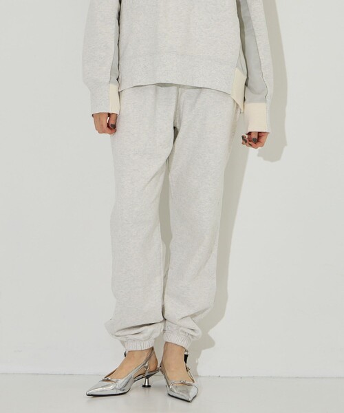 TOGA(トーガ)の「【TOGA PULLA/トーガプルラ】Embroidery sweat pants/スウェットパンツ/刺繍(スウェットパンツ・レディース・ライトグレー/ブラック・XS/S)」の2枚目の写真