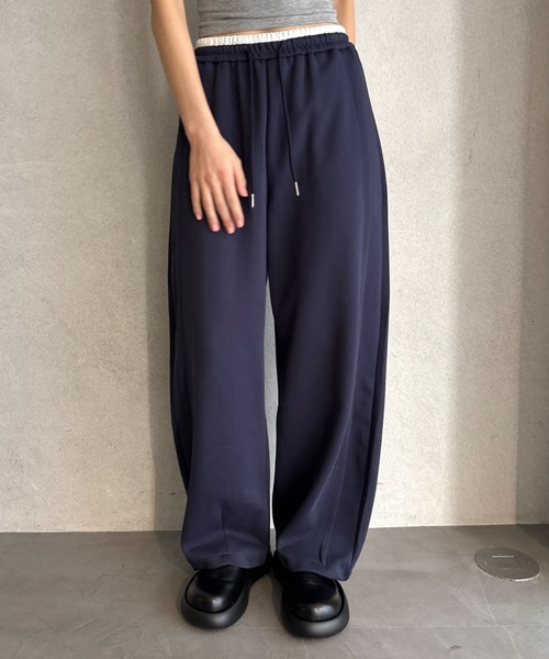 FUULLY STUDIO(フーリィーステューディオ)の「ウエストデザインバレルスエットパンツ(スウェットパンツ・レディース・ネイビー/アイボリー・FREE)」の9枚目の写真