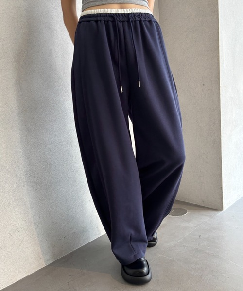 FUULLY STUDIO(フーリィーステューディオ)の「ウエストデザインバレルスエットパンツ(スウェットパンツ・レディース・ネイビー/アイボリー・FREE)」の11枚目の写真