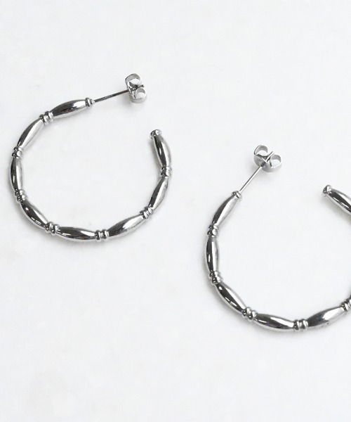 sowi（ソーイ）の「サージカルステンレス　バンブー　ピアス（ピアス（両耳用）・レディース・シルバー/ゴールド・ﾌﾘ-）」の2枚目の写真
