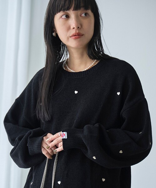 SUNNY  SPORTS（サニースポーツ）の「【大人が着やすいハート柄/WEB限定】SunnySports（サニースポーツ）別注　ハート刺繍モールニット（ニット/セーター・レディース・レッド/オフホワイト/ブラック・FREE）」の10枚目の写真