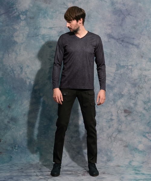 HIDEAWAYS NICOLE（ハイダウェイニコル）の「パイソン柄プリントVネックプルオーバー（Tシャツ/カットソー・メンズ・オフホワイト/グレー/ブラック・MEDIUM/LARGE/X-LARGE）」の6枚目の写真