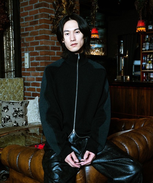 TASTE by Knit(テイストバイニット)の「【TASTE by Knit】Wave line track jacket(カーディガン/ボレロ・メンズ・ブラウン/ブラック・M/S)」の3枚目の写真