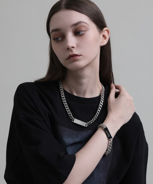 ELLUV（エルブ）の「【ELLUV/エルヴ】ロゴプレート ボリュームチェーンネックレス（ネックレス・メンズ・シルバー/アンティークシルバー・FREE）」の10枚目の写真