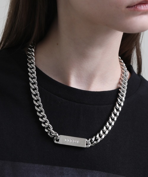 シルバー チェーンネックレス ロゴプレート付き fit=scale-down,w=1200