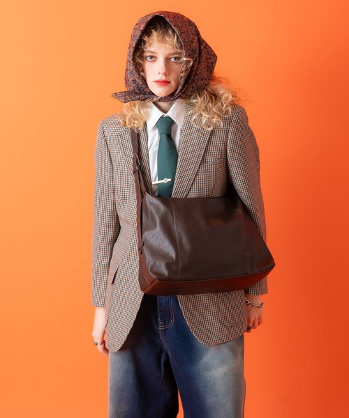 ankoROCK(アンコロック)の「an meets zakka 合成皮革レトロスクエアショルダーバッグ / バック 鞄 ユニセックス メンズ レディース カバン(ショルダーバッグ・レディース・ブラウン/ボルドー/ブラック・ONESIZE)」の16枚目の写真