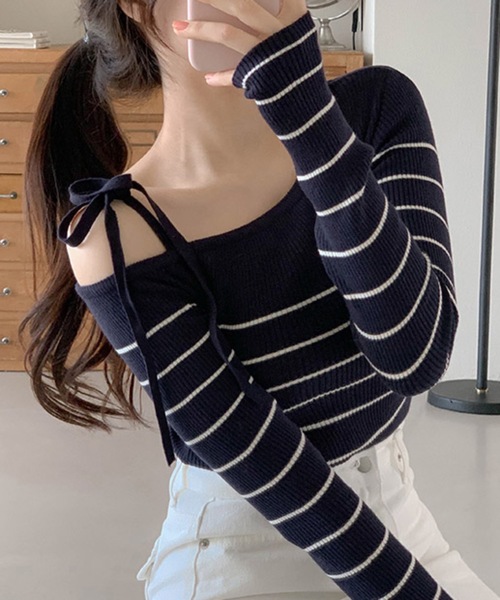 Teem Store(チームストア)の「リボンワンショルボーダーニット(ニット/セーター・レディース・ネイビー/ピンク/ブルー/ホワイト・F)」の3枚目の写真