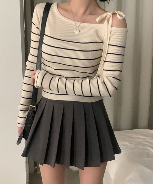 Teem Store(チームストア)の「リボンワンショルボーダーニット(ニット/セーター・レディース・ネイビー/ピンク/ブルー/ホワイト・F)」の2枚目の写真