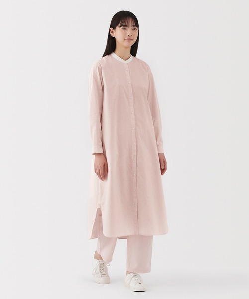 無印良品(ムジルシリョウヒン)の「婦人 洗いざらし ブロードスタンドカラー長袖ワンピース(ワンピース・レディース・ピンク系/ダークネイビー/ネイビー系・XL/L/M/S)」の3枚目の写真