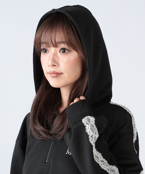 CECIL McBEE（セシルマクビー）の「刺繍ロゴレーステープハーフ