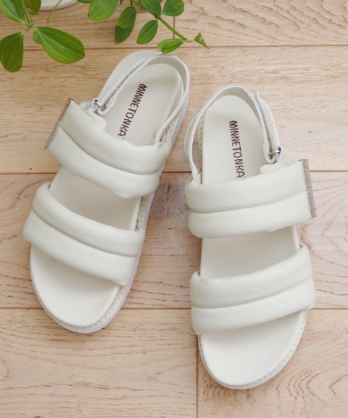 Minnetonka(ミネトンカ)の「【MINNETONKA/ミネトンカ】 プラットフォームパファーストラップサンダル 25M02(サンダル・レディース・シルバー/ベージュ/ブラック/ホワイト・6/8/9/5/7)」の2枚目の写真