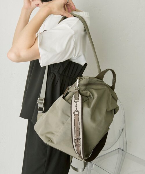 【ear PAPILLONNER 】ワイドテープショルダーバッグ　ベージュ ear PAPILLONNER（イア パピヨネ） ショルダーバッグ バッグ 「本革