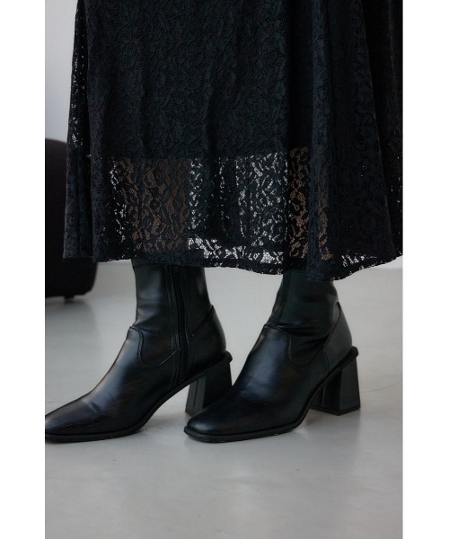 AZUL by moussy（アズールバイマウジー）の「レースフレアスカート（スカート・レディース・ブラック/オフホワイト・SMALL/MEDIUM）」の4枚目の写真