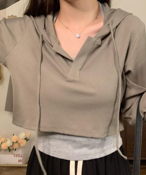 SPIGA(スピーガ)の「ヘンリーフーディショート丈パーカー(パーカー・レディース・カーキ/ベージュ・SMALL/MEDIUM/LARGE/X-LARGE)」の4枚目の写真