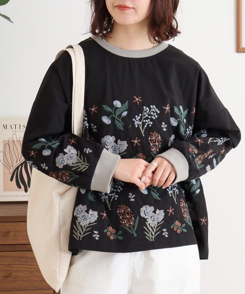 Emago(イマゴ)の「EMAGO 花刺繍ブラウス(シャツ/ブラウス・レディース・アイボリー/グリーン/ブラック・FREE)」の8枚目の写真
