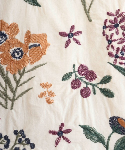 Emago(イマゴ)の「EMAGO 花刺繍ブラウス(シャツ/ブラウス・レディース・アイボリー/グリーン/ブラック・FREE)」の21枚目の写真