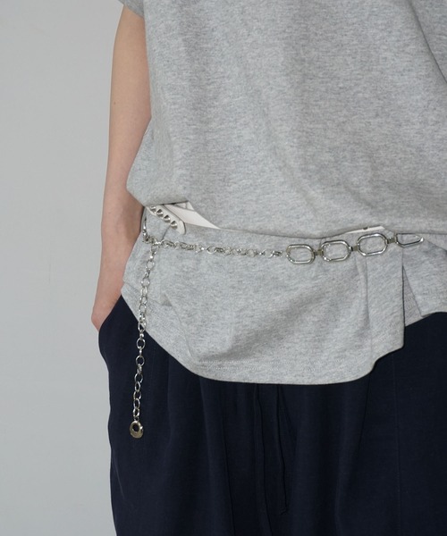 chuclla(チュクラ)の「【YOUYILIN】シアーフリルネック オーバーT CHYOUW25s021(Tシャツ/カットソー・レディース・グレー/ブラック・FREE)」の18枚目の写真
