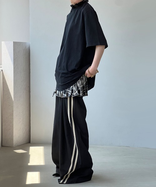 chuclla(チュクラ)の「【YOUYILIN】シアーフリルネック オーバーT CHYOUW25s021(Tシャツ/カットソー・レディース・グレー/ブラック・FREE)」の19枚目の写真