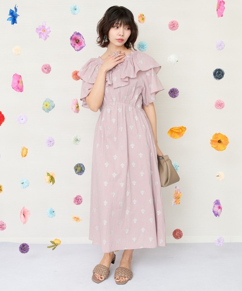 JETSET SOLO PLUS (ジェットセットソロプラス)の「【INDUS luxury for JETSET SOLO PLUS】ホイルプリントVネックフレアワンピース(ワンピース・レディース・チャコールグレー/スモークピンク・FREE)」の5枚目の写真
