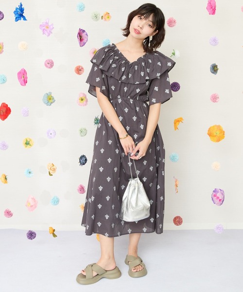 JETSET SOLO PLUS (ジェットセットソロプラス)の「【INDUS luxury for JETSET SOLO PLUS】ホイルプリントVネックフレアワンピース(ワンピース・レディース・チャコールグレー/スモークピンク・FREE)」の11枚目の写真