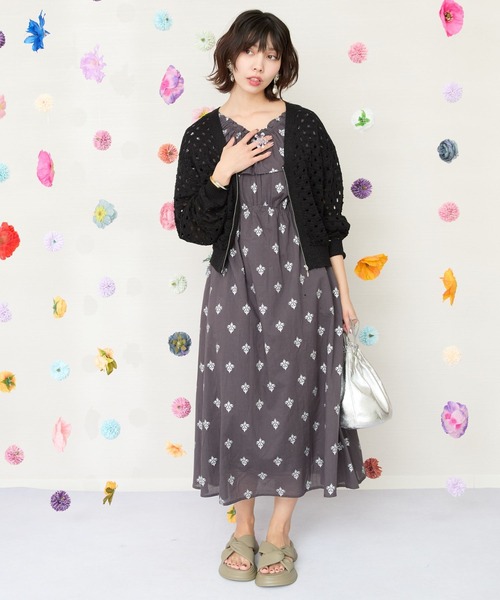 JETSET SOLO PLUS (ジェットセットソロプラス)の「【INDUS luxury for JETSET SOLO PLUS】ホイルプリントVネックフレアワンピース(ワンピース・レディース・チャコールグレー/スモークピンク・FREE)」の13枚目の写真