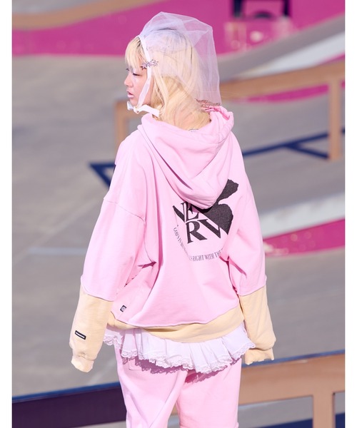 Little sunny bite(リトルサニーバイト)の「/evangelion x little sunny bite / foodie(パーカー・メンズ・ブルー/ブラック/ピンク・MEDIUM/SMALL)」の5枚目の写真