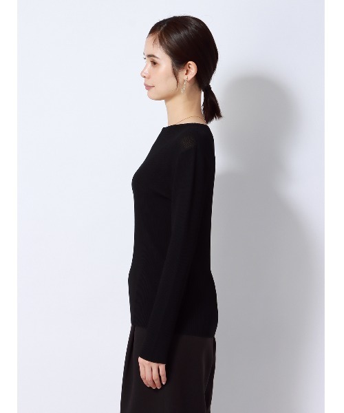 SUIT SQUARE(スーツスクエア)の「クルーネックシアーリブニット 長袖 ハンドウォッシュ レーヨンナイロン 無地(Tシャツ/カットソー・レディース・ホワイト系/ブラック系・38(9号))」の5枚目の写真