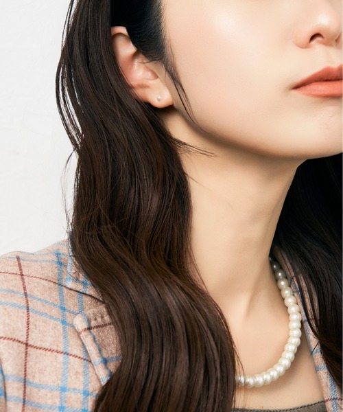Jewel closet by L&Co.(ジュエルクローゼットバイエルアンドコー)の「K10 ホワイトゴールド シェル/貝 パール ピアス(ピアス(両耳用)・レディース・ゴールド系1/ゴールド系2/ゴールド系・FREE)」の14枚目の写真
