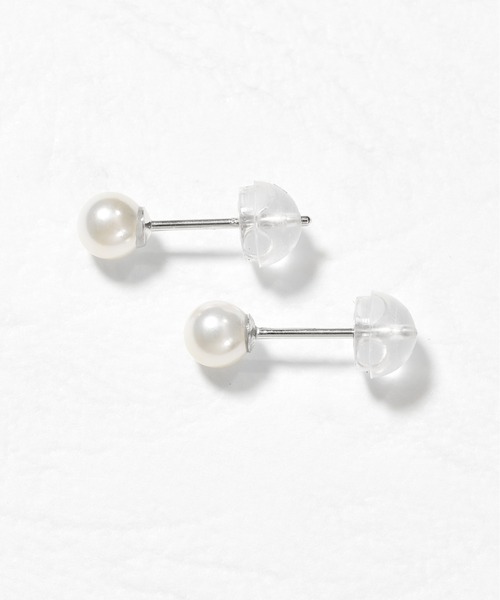 Jewel closet by L&Co.(ジュエルクローゼットバイエルアンドコー)の「K10 ホワイトゴールド シェル/貝 パール ピアス(ピアス(両耳用)・レディース・ゴールド系1/ゴールド系2/ゴールド系・FREE)」の16枚目の写真