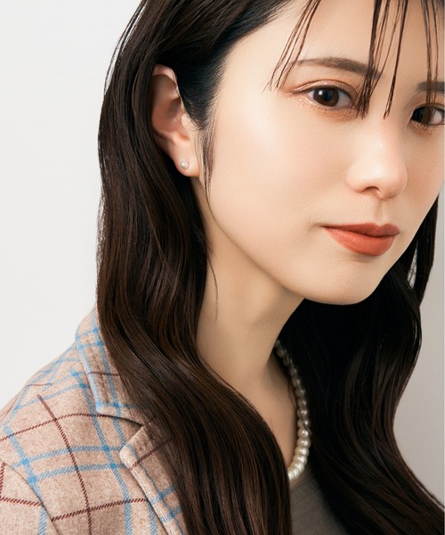Jewel closet by L&Co.(ジュエルクローゼットバイエルアンドコー)の「K10 ホワイトゴールド シェル/貝 パール ピアス(ピアス(両耳用)・レディース・ゴールド系1/ゴールド系2/ゴールド系・FREE)」の17枚目の写真
