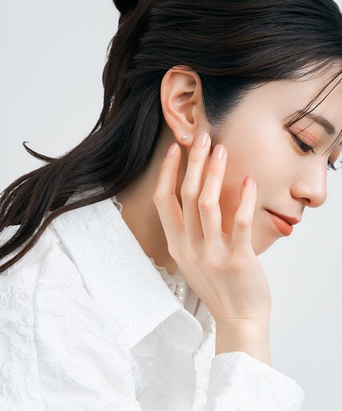 Jewel closet by L&Co.(ジュエルクローゼットバイエルアンドコー)の「K10 ホワイトゴールド シェル/貝 パール ピアス(ピアス(両耳用)・レディース・ゴールド系1/ゴールド系2/ゴールド系・FREE)」の19枚目の写真
